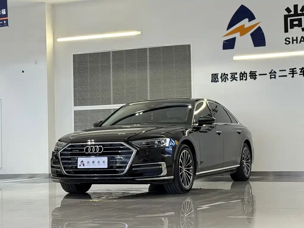 Audi A8 2019 — фото 1