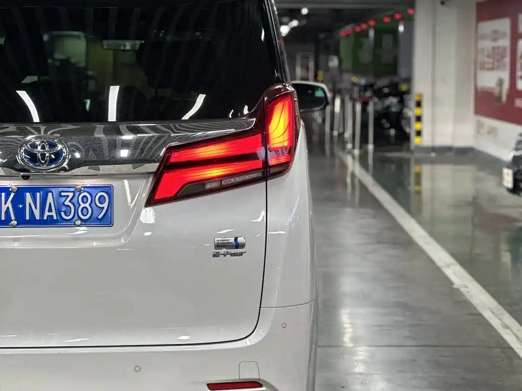 Toyota Alphard 2021 — фото 7