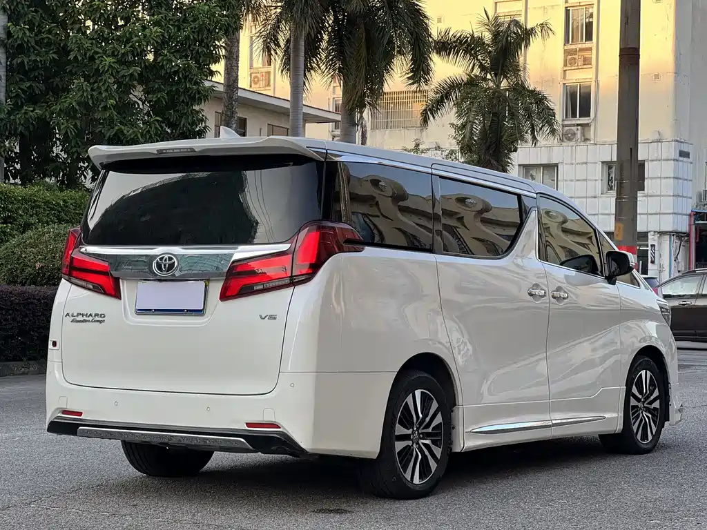 Toyota Alphard 2019 — фото 17