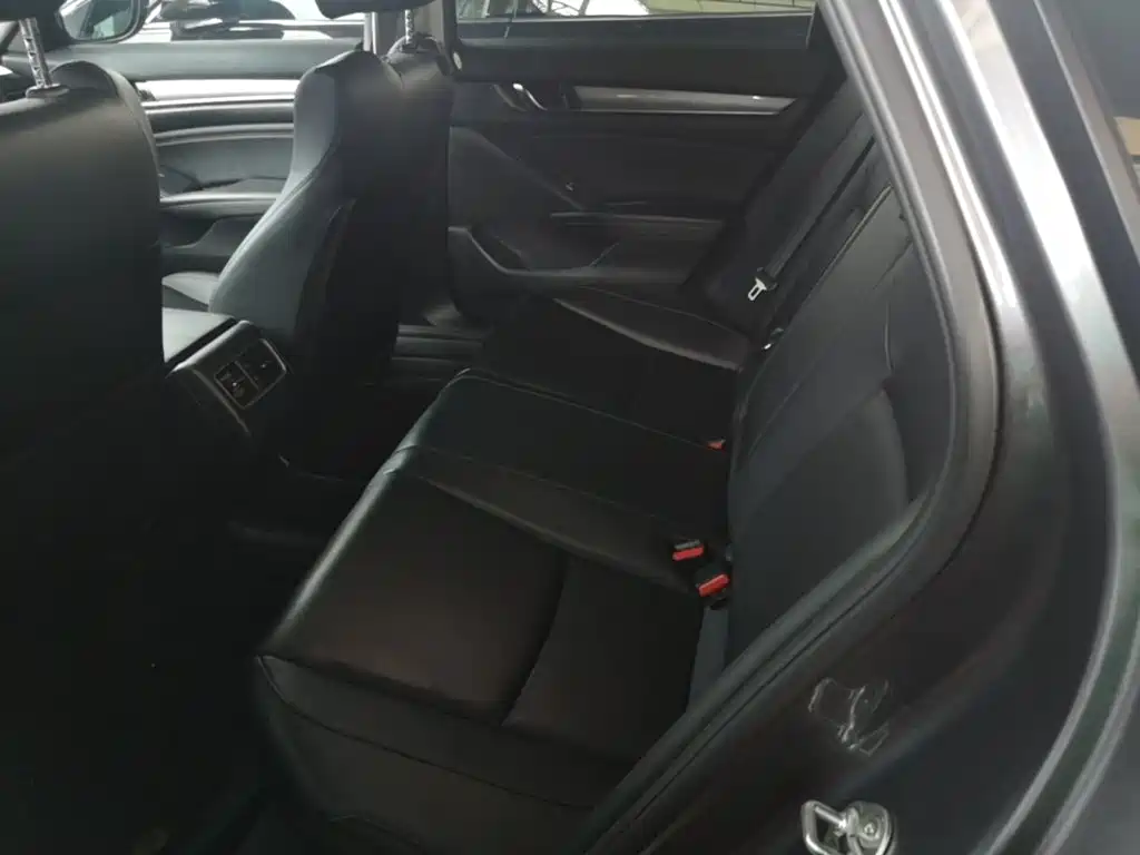 Honda Accord 2021 — фото 17