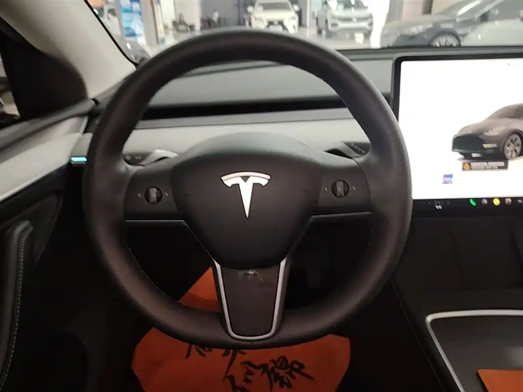 Tesla Model Y 2023 — фото 11