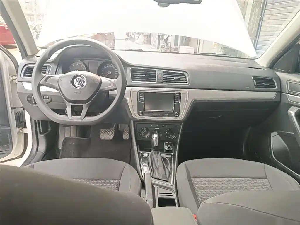 Volkswagen Lavida 2015 — фото 10