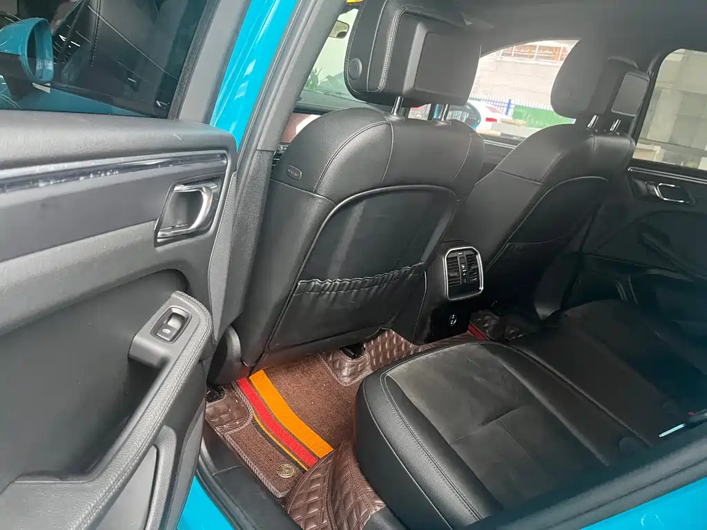 Porsche Macan 2020 — фото 10