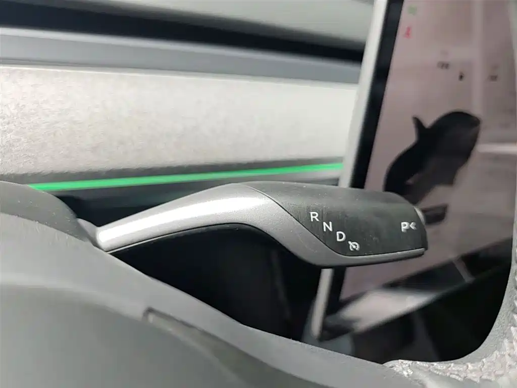 Tesla Model Y 2023 — фото 14