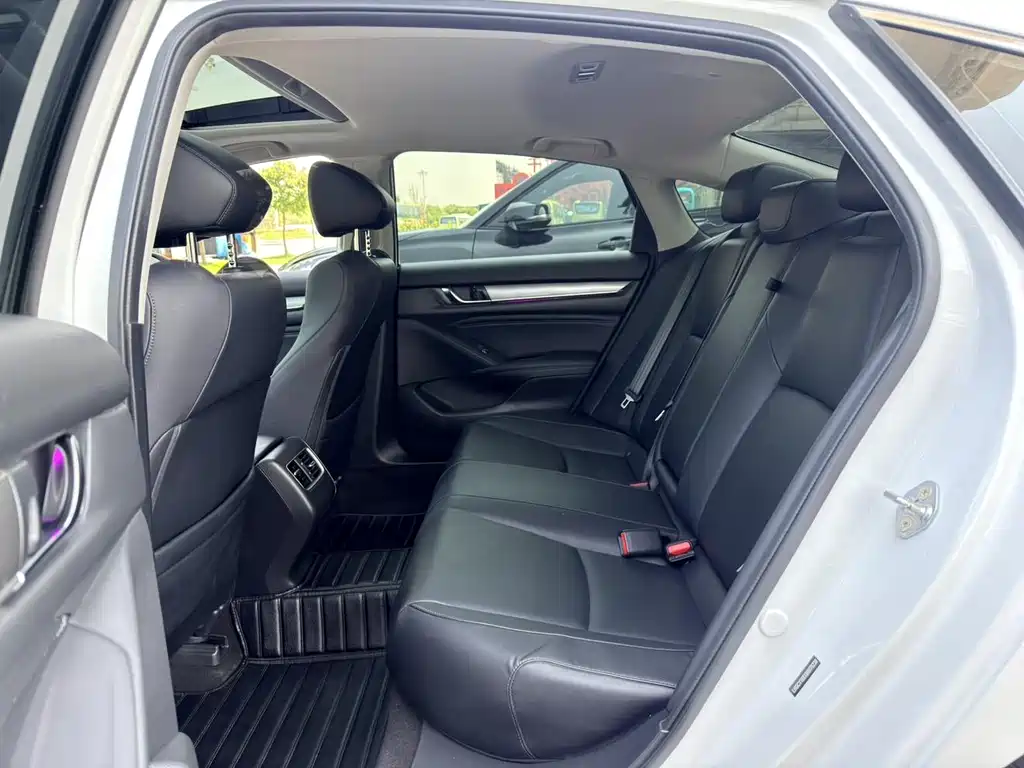 Honda Accord 2021 — фото 18