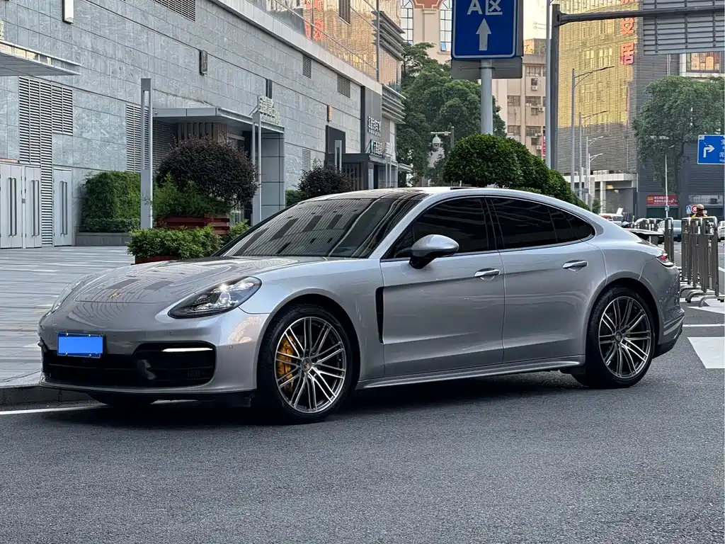 Porsche Panamera 2021 — фото 1