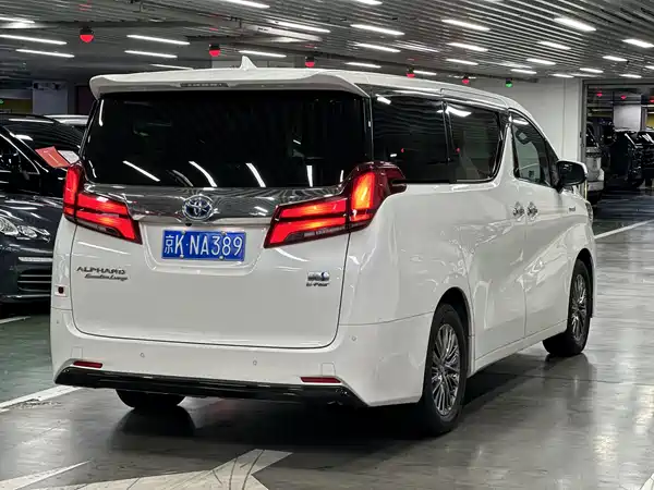 Toyota Alphard 2021