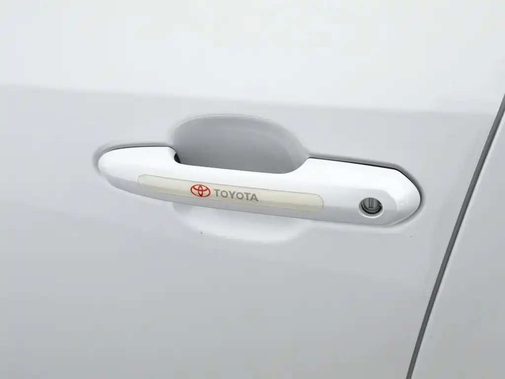 Toyota RAV4 2024 — фото 18