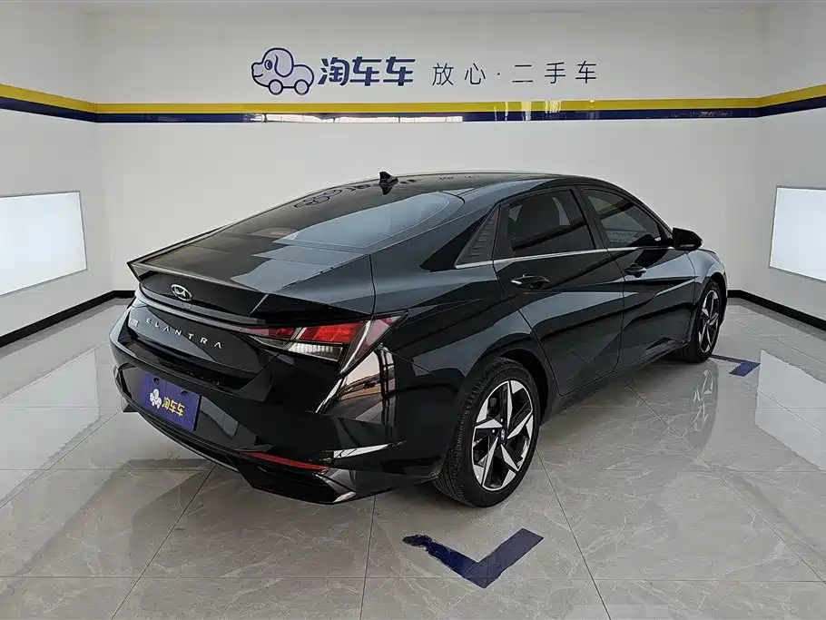 Hyundai Elantra 2021
