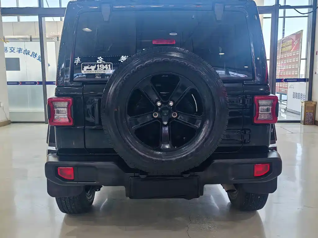 Jeep Wrangler 2022 — фото 22