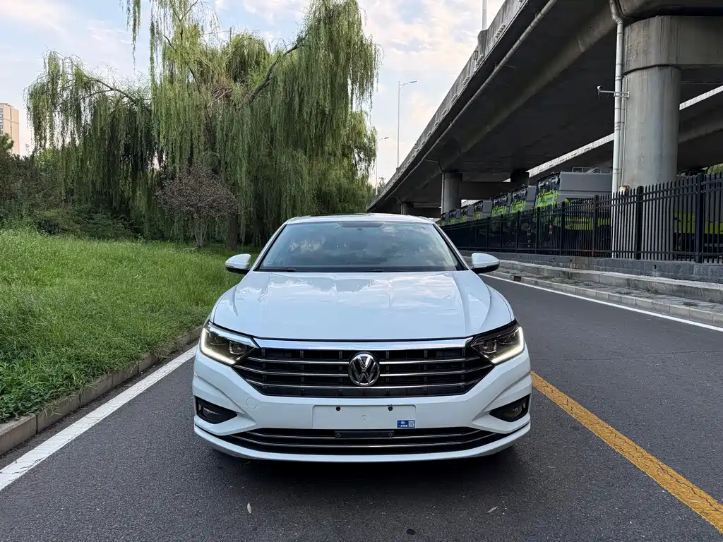 Volkswagen Sagitar 2021