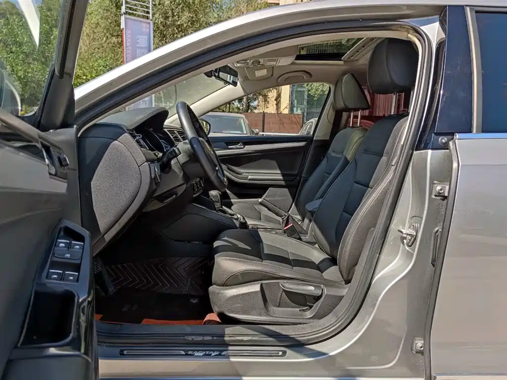 Volkswagen Sagitar 2018