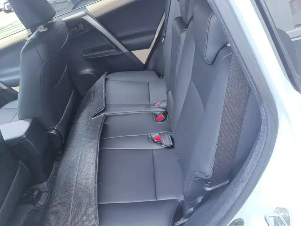 Toyota RAV4 2015 — фото 17