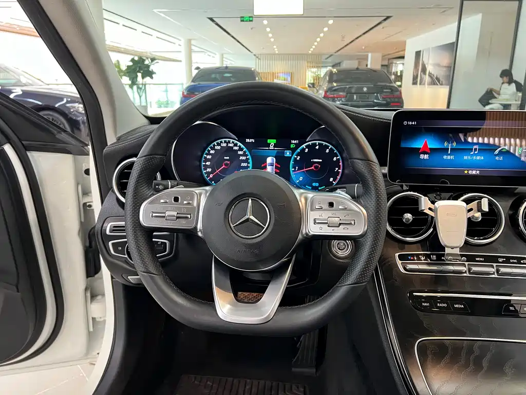 Mercedes-Benz C-Class 2020 — фото 12