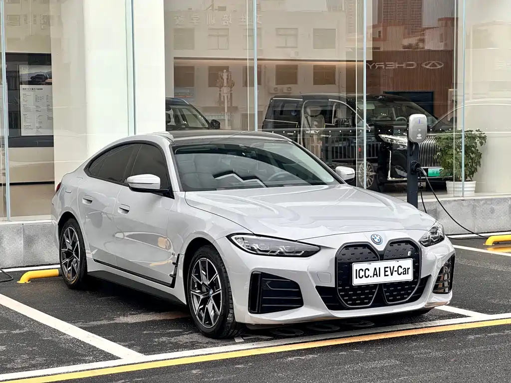 BMW i4 2025 — фото 3