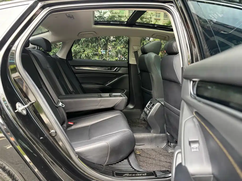 Honda Accord 2023 — фото 10
