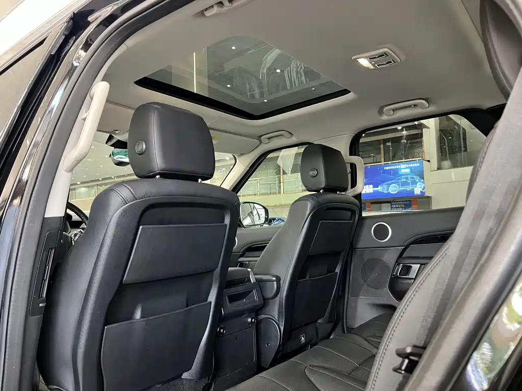 Land Rover Discovery 2018 — фото 9