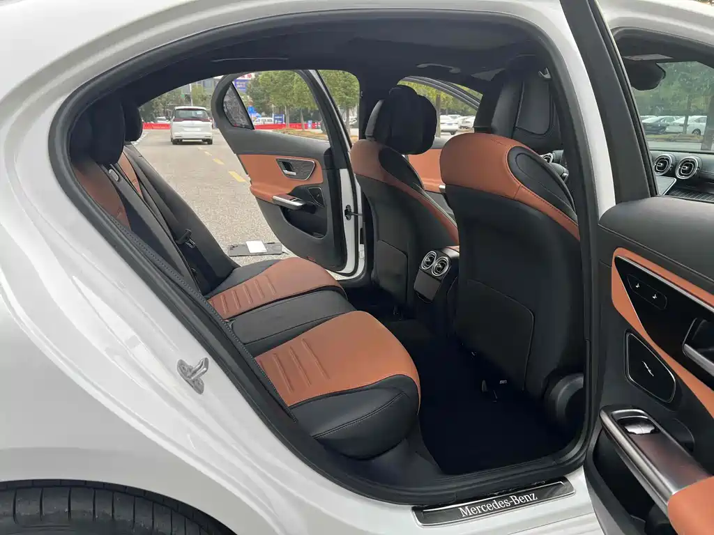 Mercedes-Benz C-Class 2025