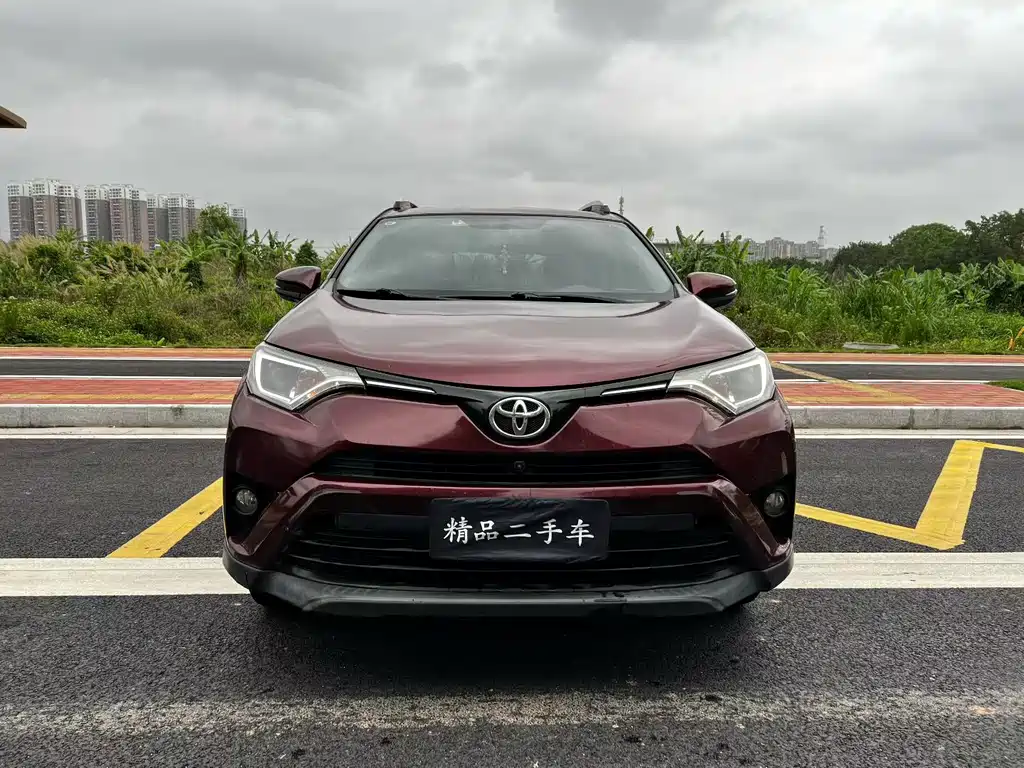 Toyota RAV4 2018 — фото 2