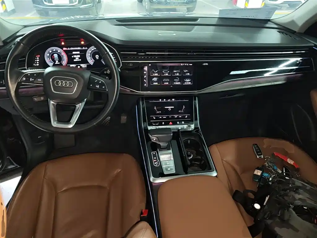 Audi Q8 2020 — фото 16