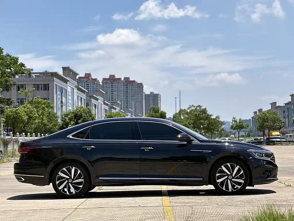 Volkswagen Passat 2024