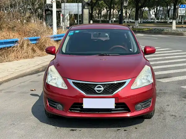 Nissan Tiida 2014