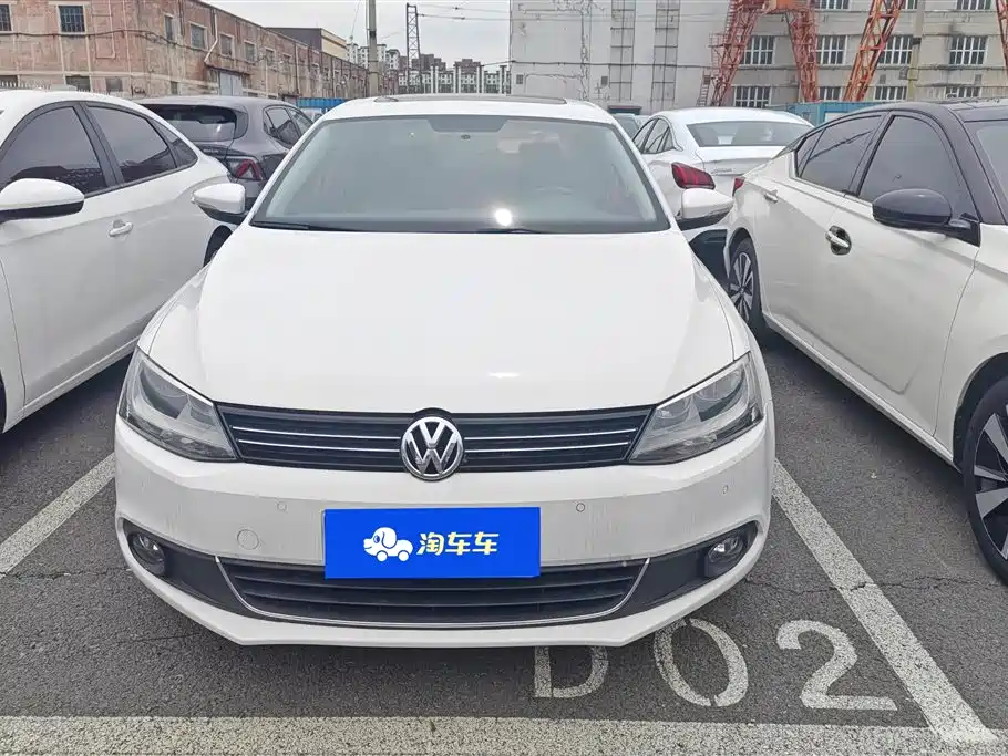 Volkswagen Sagitar 2014