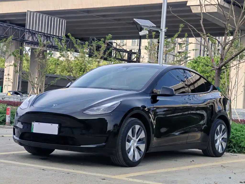 Tesla Model Y 2022 — фото 1