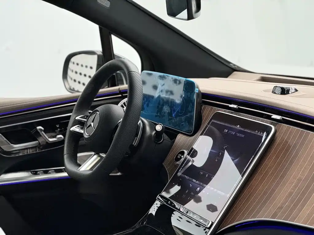 Mercedes-Benz EQE SUV 2025 — фото 10