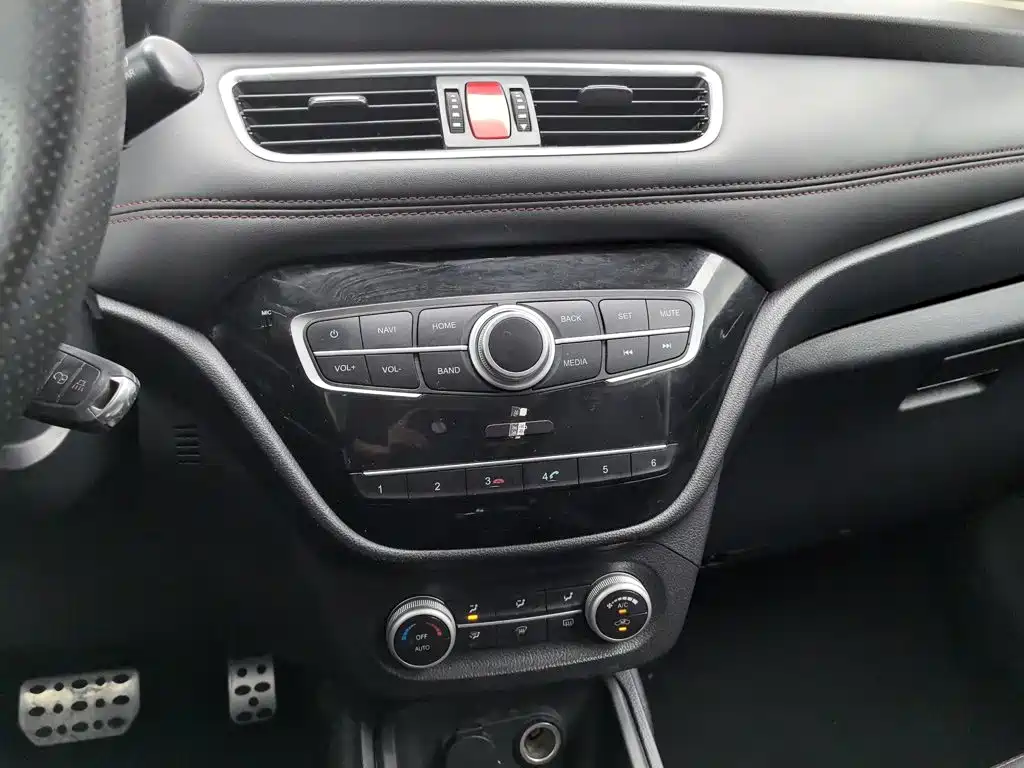 Haval H1 2017 — фото 12