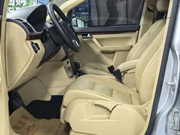 Volkswagen Touran 2011