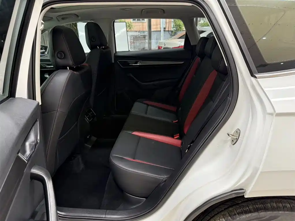 Skoda Karoq 2023 — фото 18