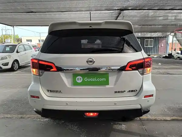 Nissan Terra 2018