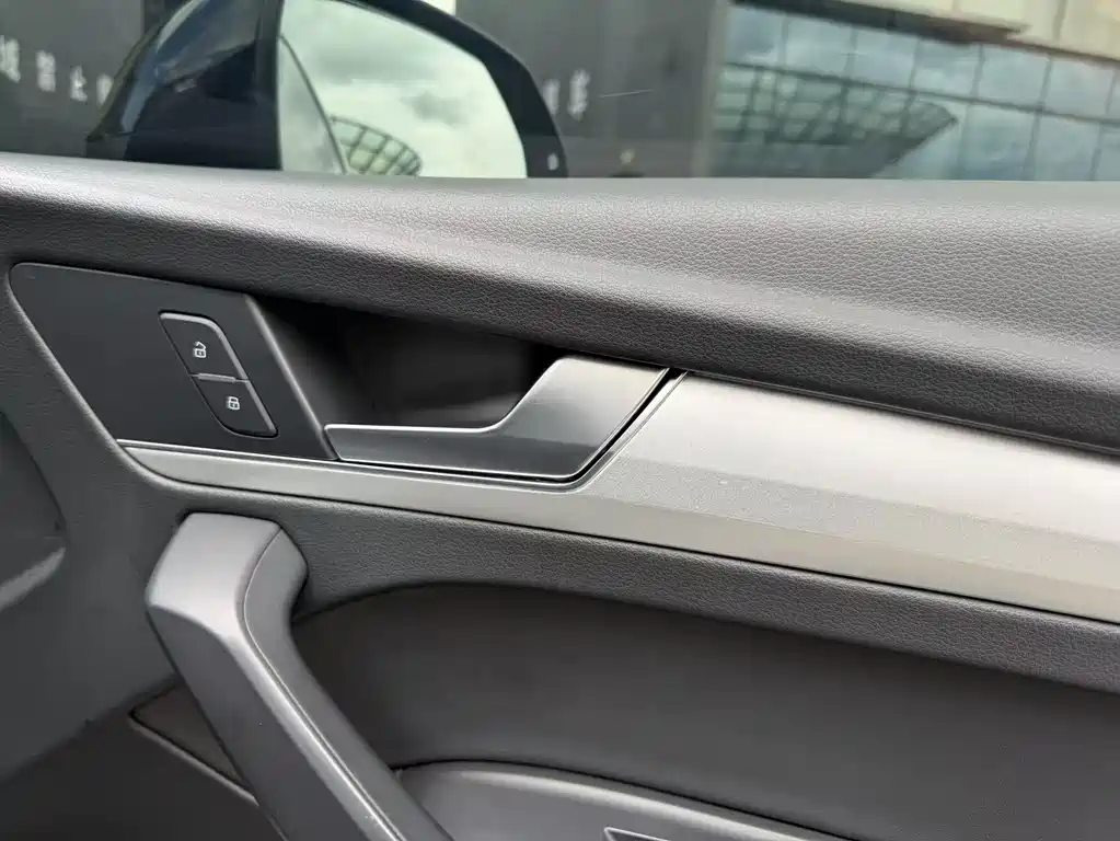Audi Q5L 2020 — фото 13
