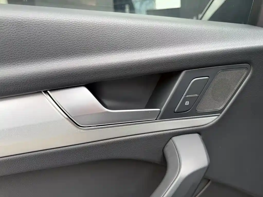 Audi Q5L 2020 — фото 21