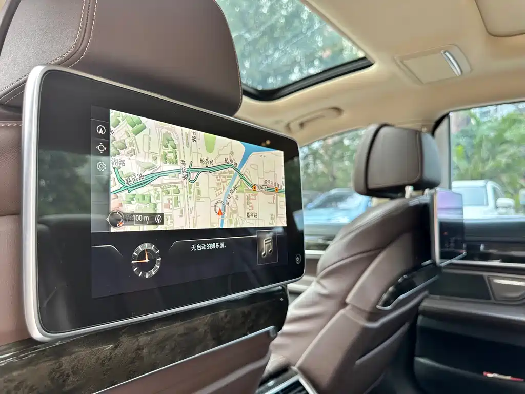 BMW 7 Series 2017 — фото 13