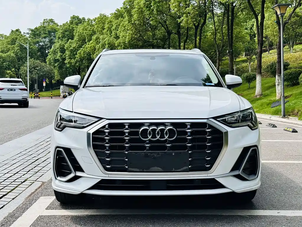 Audi Q3 2022 — фото 2