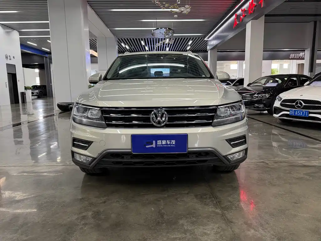 Volkswagen Tiguan L 2020 — фото 2