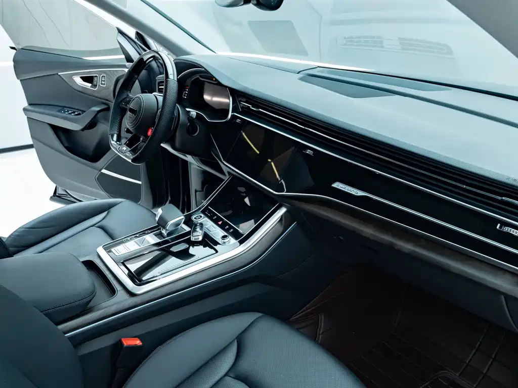 Audi Q8 2022 — фото 11