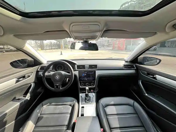 Volkswagen Passat 2011