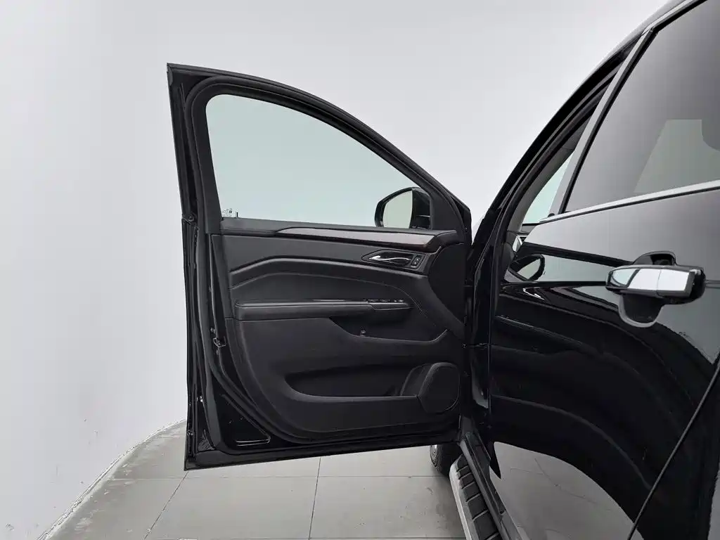 Cadillac SRX 2014 — фото 8