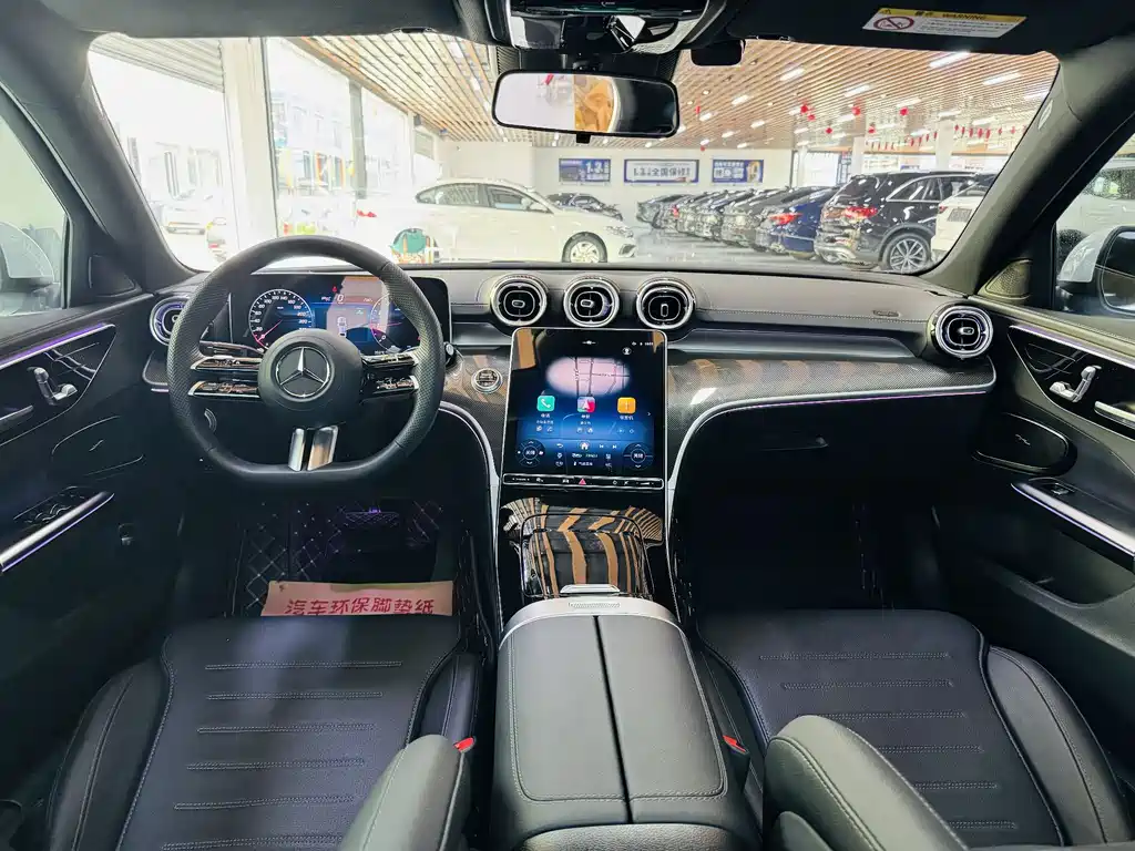 Mercedes-Benz C-Class 2025 — фото 11