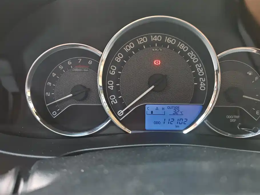 Toyota Corolla 2015 — фото 14