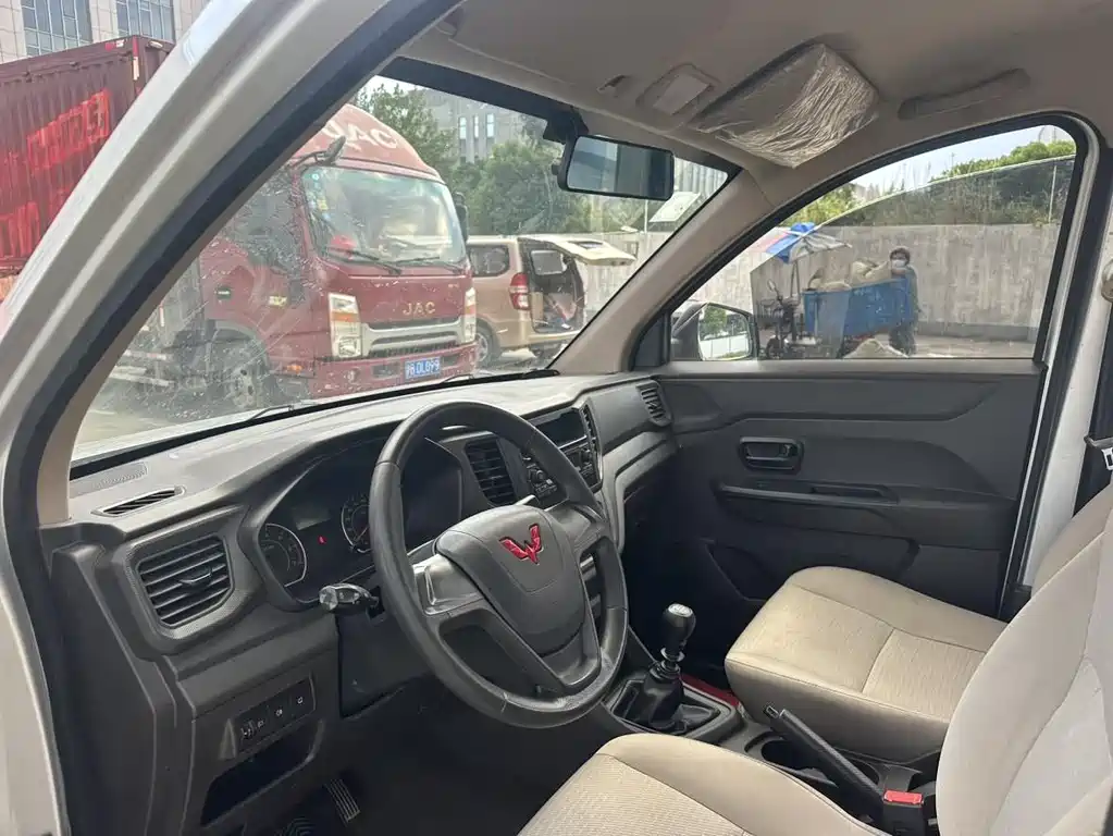 Wuling Hongguang V 2020 — фото 14
