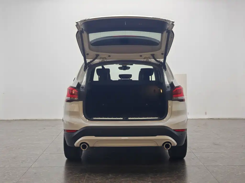 BMW X1 2021 — фото 12