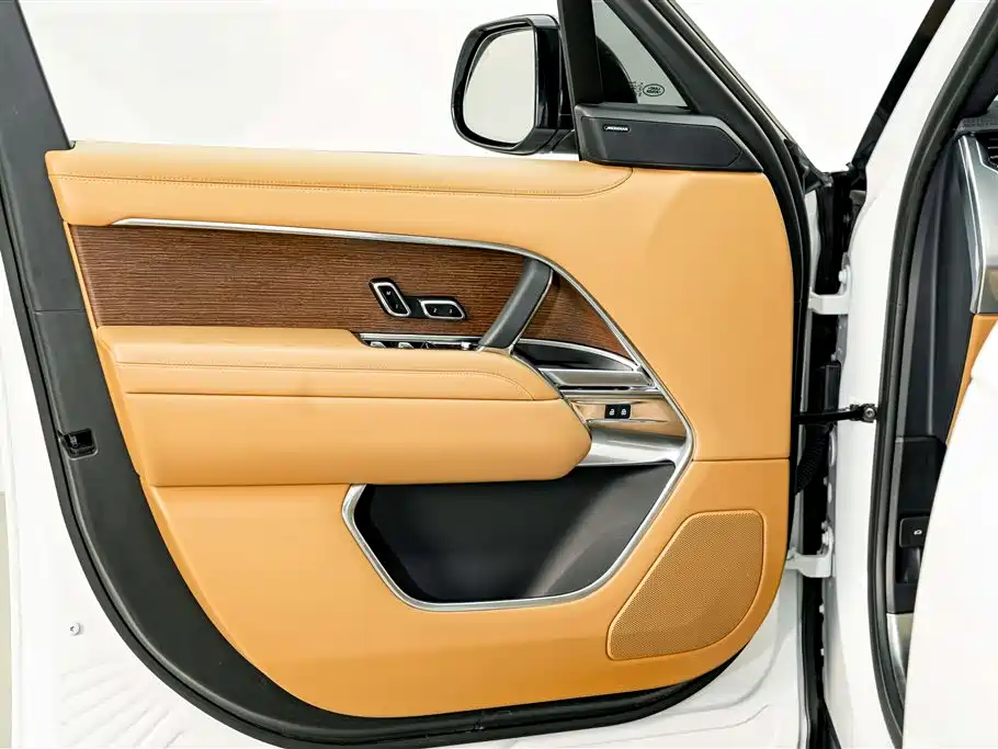 Land Rover Range Rover 2024 — фото 17