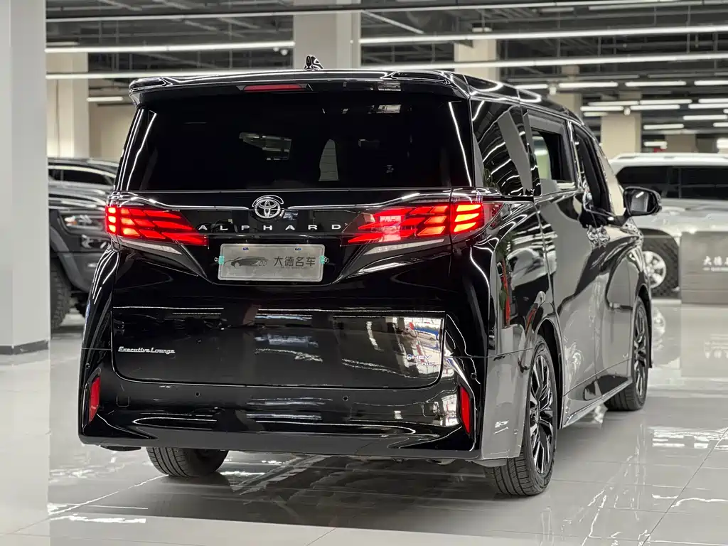 Toyota Alphard 2024