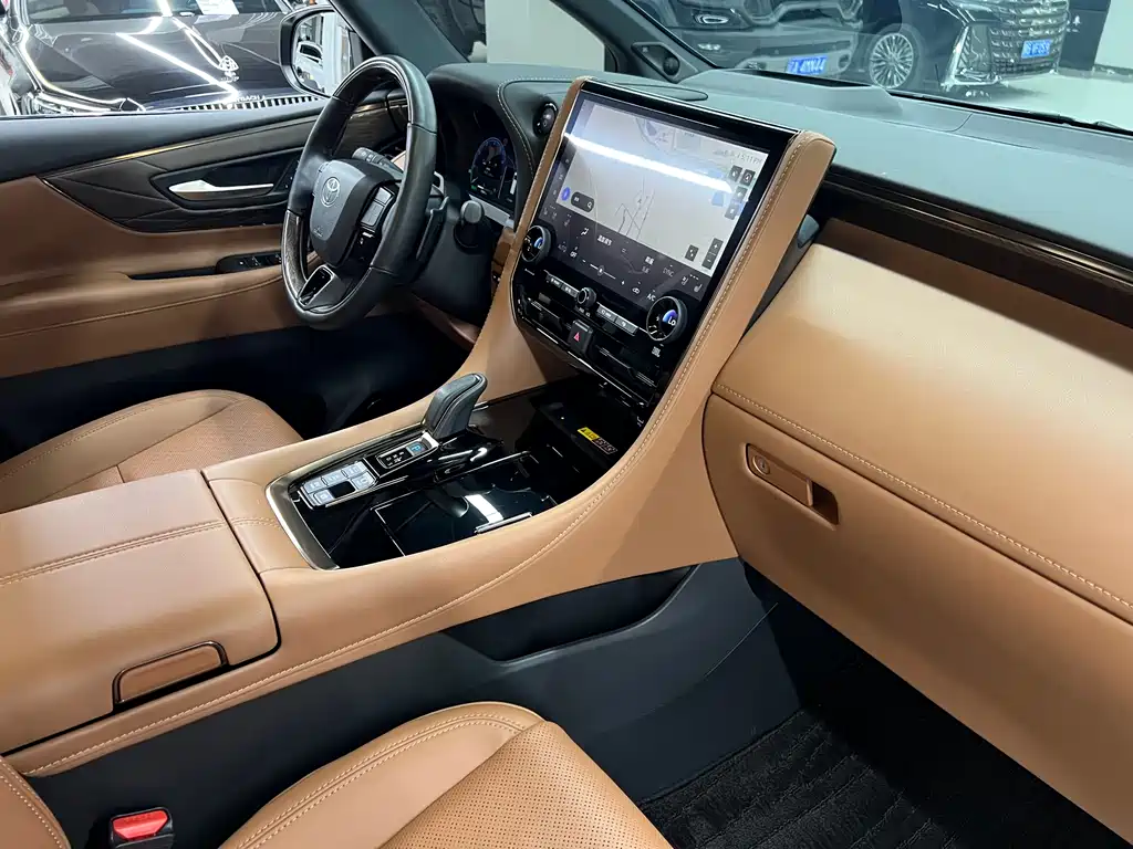 Toyota Alphard 2024 — фото 21