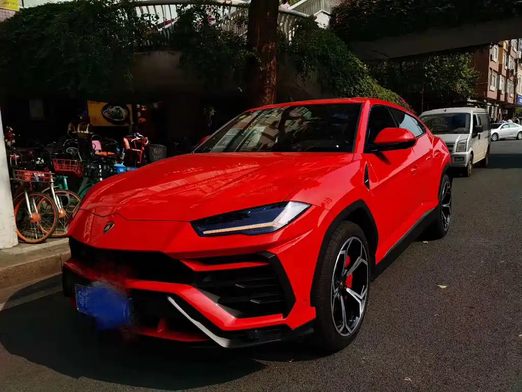 Lamborghini Urus 2021