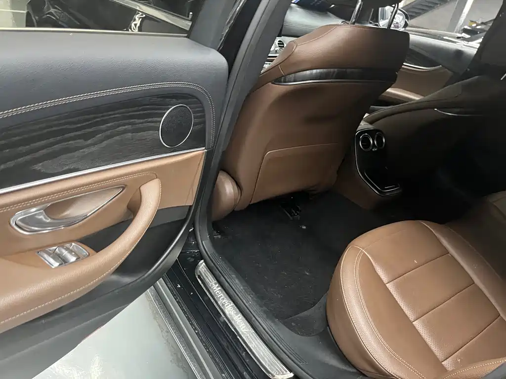 Mercedes-Benz E-Class 2021 — фото 11